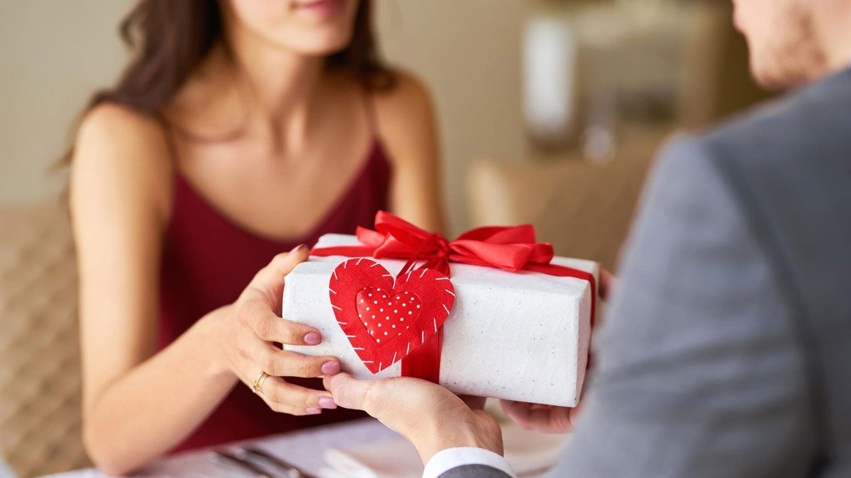 Vận Chuyển Quà Valentine 14/3 Từ Đà Nẵng Sang Hàn Quốc