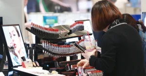 Hàn Quốc Siết Kiểm Soát Chất Lượng Mỹ Phẩm Xuất Khẩu Sang Việt Nam