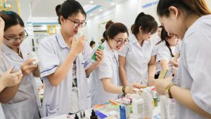 Du Học Sinh, KOLs & Dịch Vụ Vận Chuyển: Thúc Đẩy Xuất Nhập Khẩu Mỹ Phẩm Hàn Quốc