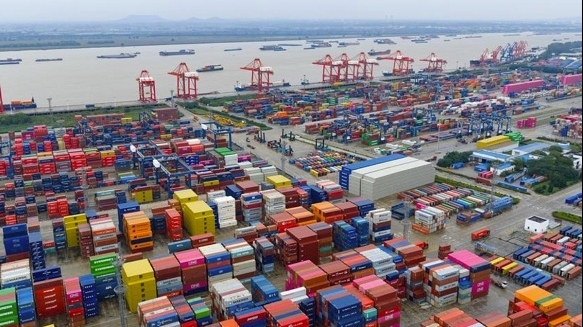 Xuất khẩu của Hàn Quốc lần đầu tiên đạt mốc 700 tỷ USD/năm