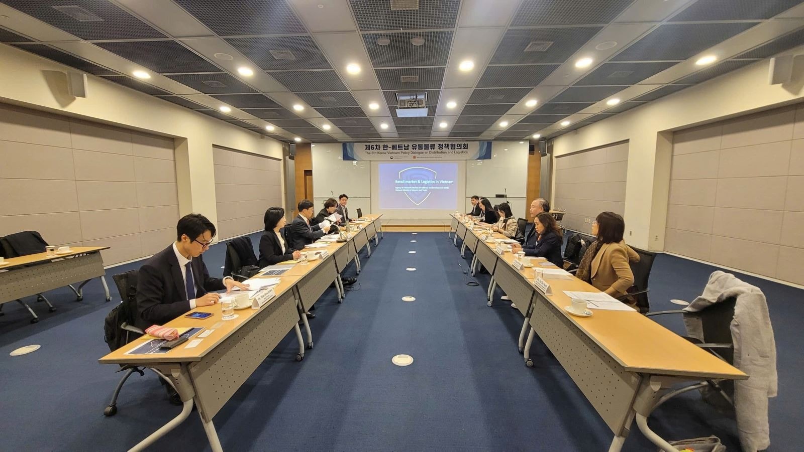 Hội nghị đối thoại chính sách trong lĩnh vực phân phối và logistics Việt Nam - Hàn Quốc lần thứ 6. Ảnh: TTXVN Hội nghị đối thoại chính sách trong lĩnh vực phân phối và logistics Việt Nam - Hàn Quốc lần thứ 6. Ảnh: TTXVN