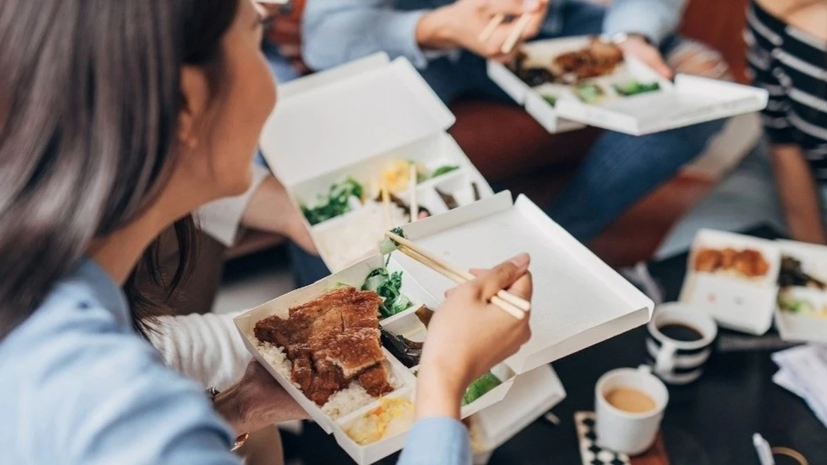 Áp lực chi phí sinh hoạt khiến dân văn phòng Hàn Quốc thay đổi thói quen ăn trưa