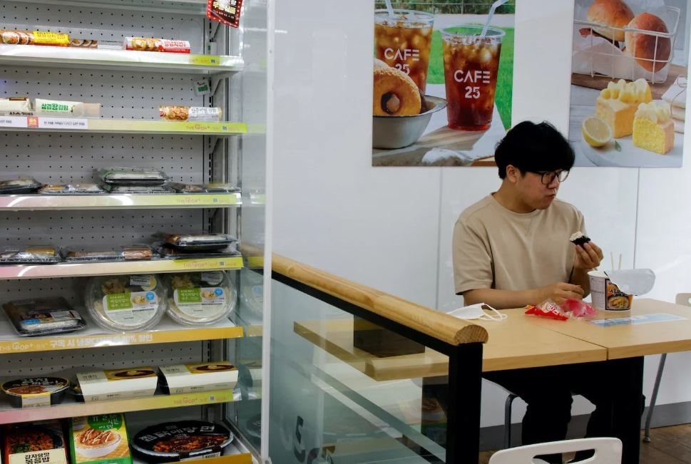 Áp lực chi phí sinh hoạt khiến dân văn phòng Hàn Quốc thay đổi thói quen ăn trưa