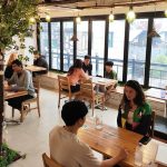 Nghe lén cuộc nói chuyện trong quán cà phê, khách phát hiện bẫy lừa đảo Một cuộc trò chuyện tưởng chừng bình thường