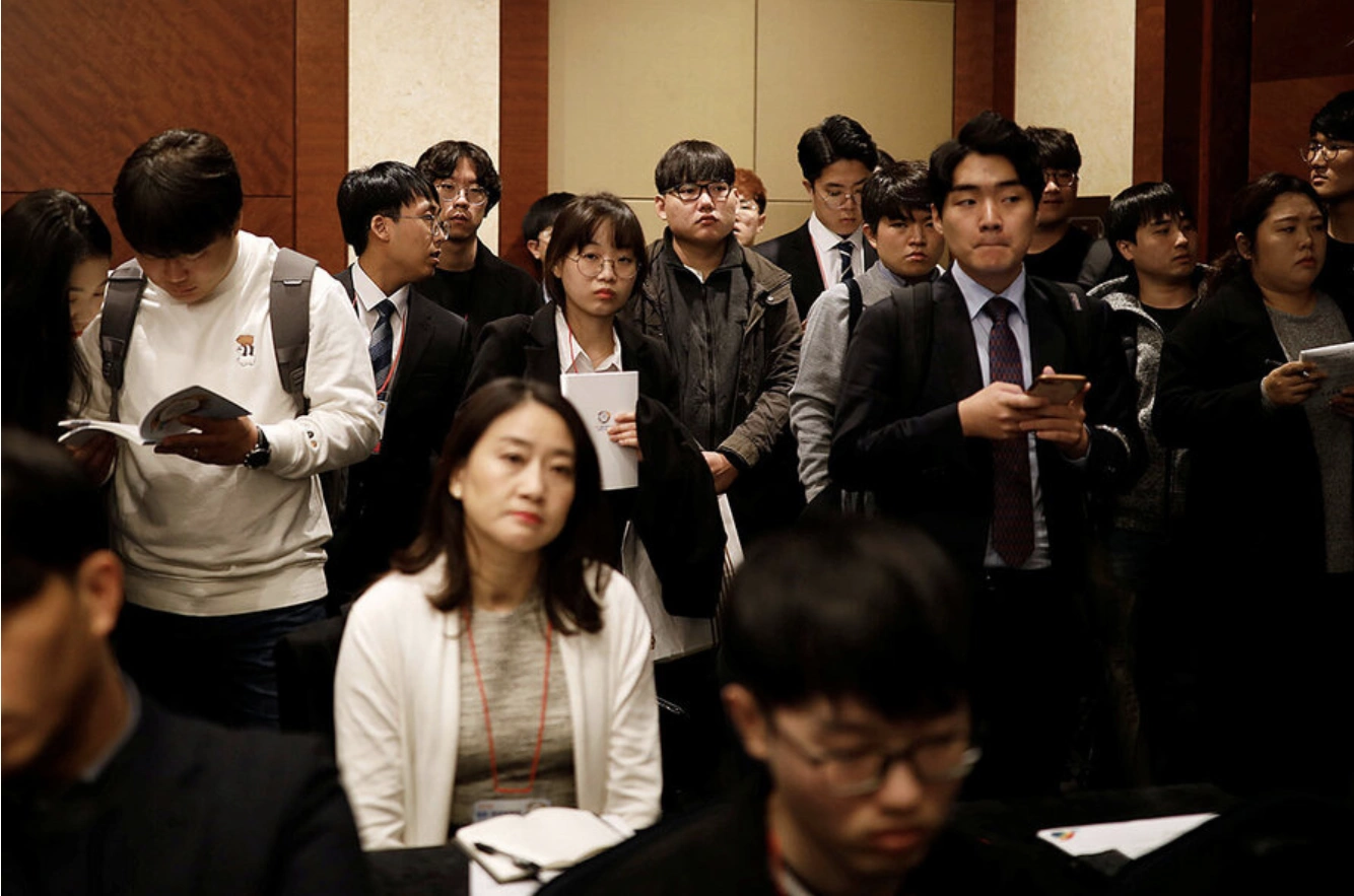 Người dân Hàn Quốc muốn giảm giờ làm để cân bằng cuộc sống