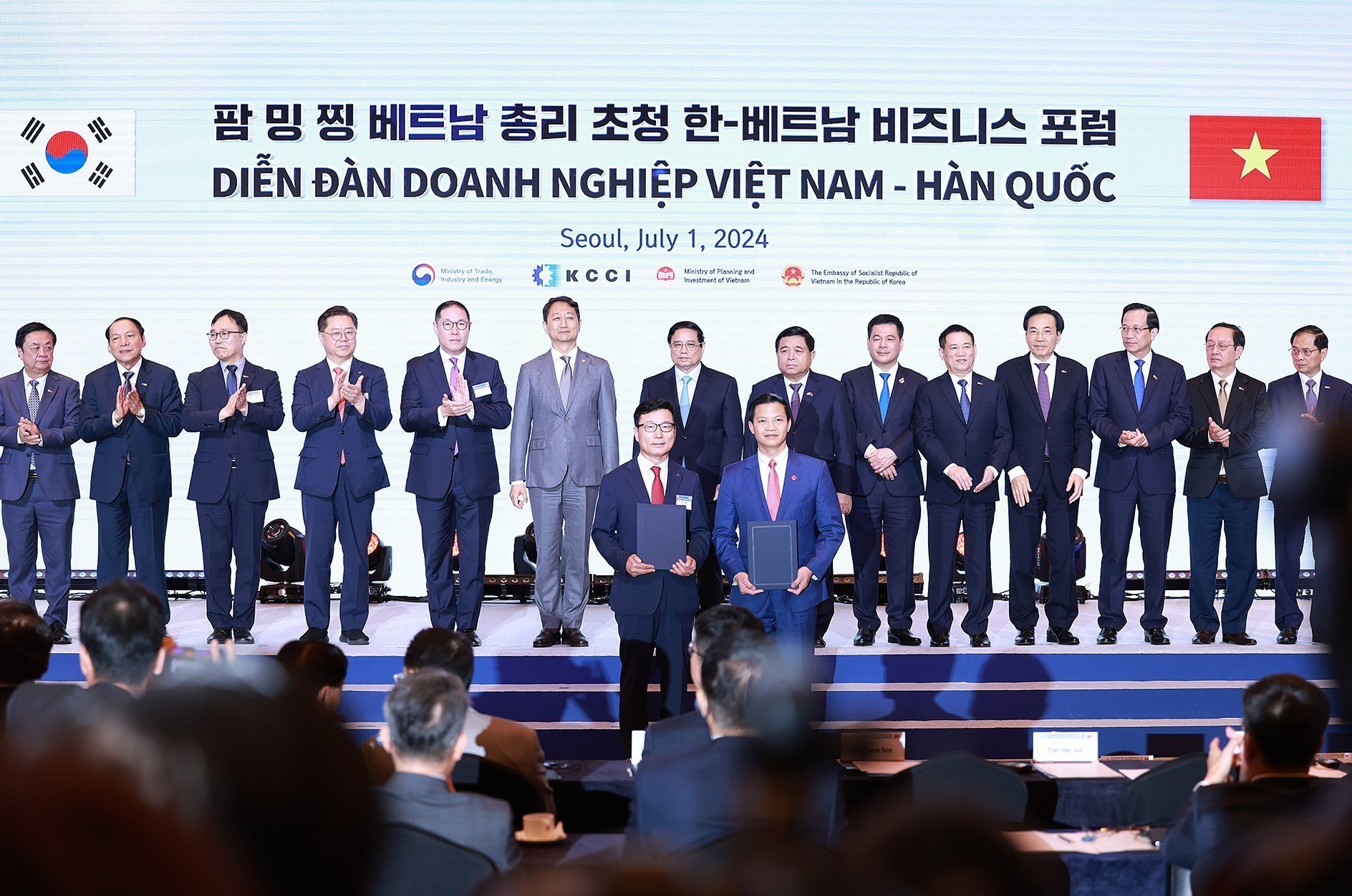 MTTQ góp phần tăng cường ngoại giao nhân dân MTTQ góp phần tăng cường ngoại giao nhân dân